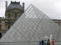  Paris  - Le Louvre pyramide du louvre 034